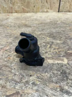 Termostaattiventtiili OEM A6512000715 Mercedes-Benzille