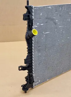 Wasserkühler Ford Focus MK4 OEM OQ&G6 2210505