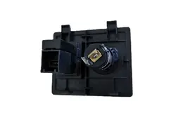Toyota Avensis T27 Tupakansytytinpistorasia OEM 58915-05020