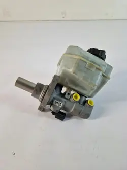 Jarru sylinteri OEM 03350886761 VW Passat B7:lle