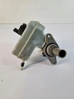 Bromscylinder OEM 03350886761 för VW Passat B7