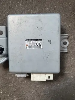 Module de direction assistée Toyota Prius+ OEM 261084