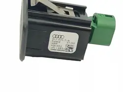 Audi USB-pistoke OEM 81C035726 - Käytetty