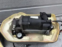 Pompe de levage suspension RIVIAN R1T/R1S OEM c200003024-K
