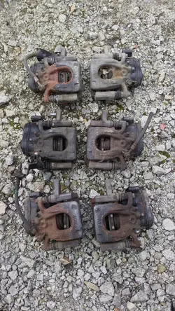 Qashqai II J11 takajarrusatula vasen oikea