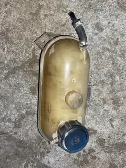 Réservoir d'expansion BMW OE 11205561 pour Série 7 E38