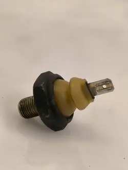 Audi Oljetrycksensor OEM 056919081E - Begagnad