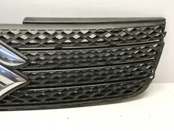 Suzuki OE 71741-77K00 griglia superiore