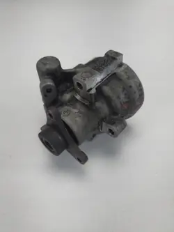 Bomba de dirección asistida Renault OEM 26081479 Usada