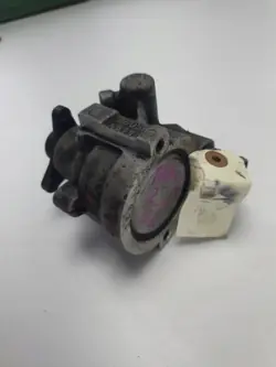 Pompe de direction assistée Renault OEM 26081479 Occasion