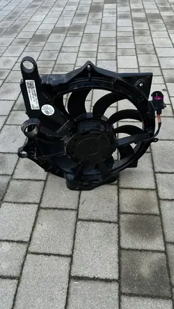 Ventilateur droit Porsche Taycan OEM 9J1121250F