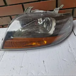 Faros delanteros izquierdo TYC Kalos Europeo