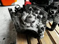 Boîte Automatique Hyundai F108DW - Comme Neuve