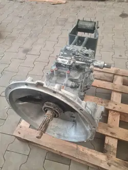 Caja de cambios Renault Midlum OEM 5010545504 - Usada