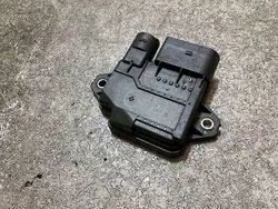 Mercedes-Benz Rele OEM 1110067 - Käytetty