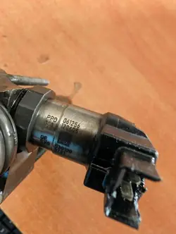 Bränslepump OEM 03G130073T för VW Passat B6 2.0 TDI