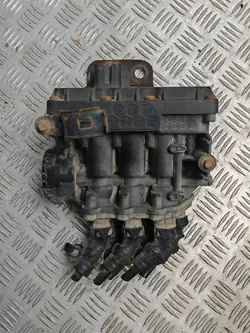 Válvula ECAS OEM 21133934 para Volvo FH - Usada