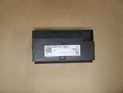 Audi USB-pistorasia OEM 8W0035708A A4 A5 8W