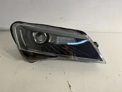 Rechtes Frontscheinwerfer Skoda Superb III