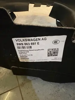 Cuvette de roue de secours OEM 8W9863697E - État utilisé