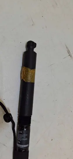 Tesla Model X Oikea Takaoven Sulkija OEM 106344100C