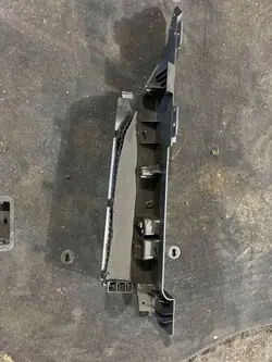 BMW X5 E53 bakluckelåsöverdrag OEM 7114357