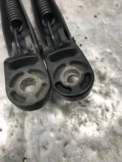 Braços do limpador Skoda Fabia II Lift 5J1955410C
