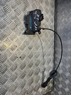 RENAULT CLIO IV Bakre Höger Lås 12-19