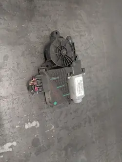 Motor ventanilla delantera izquierda OEM 6Y1959801 Skoda Fabia