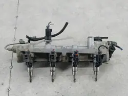 Insprutningsräls OEM 03C133204AA - Begagnad Volkswagen del