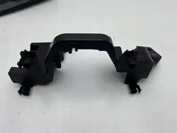 Support de trappe à carburant Ford Capri OEM R2KB-A27936-BC