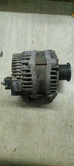 Vaihtovirtageneraattori Renault OE 231000024R