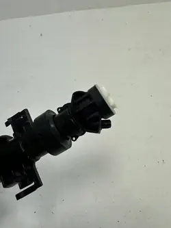 Audi Q5 Vasemman Etupesurin Pumpun 8R0955101A