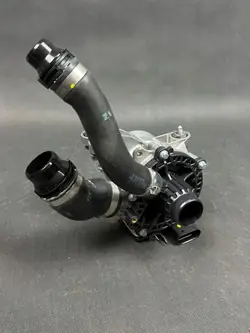 Vattenpump Mercedes C-Klass W206, S206, X254, C254, W214 A2542003000