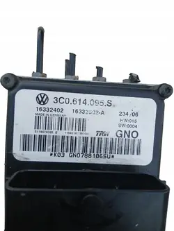 ABS-pumppu Passat B6