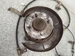 HYUNDAI i20 08-12 Bakre vänstra ankarplatta