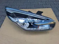 Kia Carens IV phare droit LED lentille