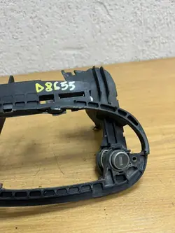 Cadre de poignée de porte avant droit BMW D8655 - Occasion