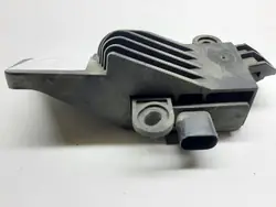 Audi R8 II Spyder Ilmaputken Kiinnike OEM 4S0810675B