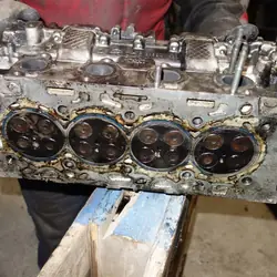 OEM 9655911480 9644994680 Sylinterikansi & Nokka-akselit