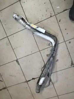 Pescoço de enchimento combustível Volvo XC90 I OEM 8624901