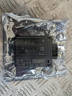 Distronic-tutkasensori OEM 2Q0907561J - Käytetty