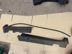 OEM R2X6-V10154AC5Y Rechte Kunststoff-Schwellerabdeckung