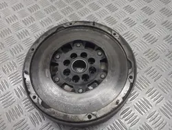 Kaksoismassavanne Volvo V50 2.0 D