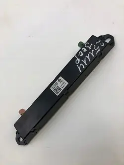 Amplificador antena Jeep Compass OEM 68494187AA