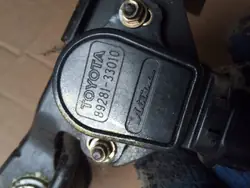 Pedal del acelerador Toyota RAV4 II 00-05 OEM 89281-33010