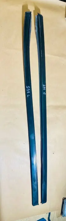 Conjunto de molduras de janela esquerda direita Mercedes W251