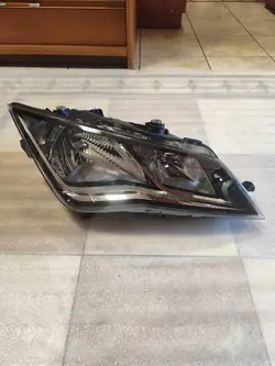 Oikea Ajovalo Seat Leon 2012-2020 OEM 5F1941006B