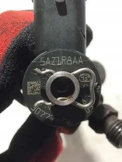 Injecteur Volvo V70 2008 OEM 30777526