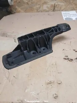 Suzuki Jimny III Kattojohdin Kiinnike Oikea Taka OEM